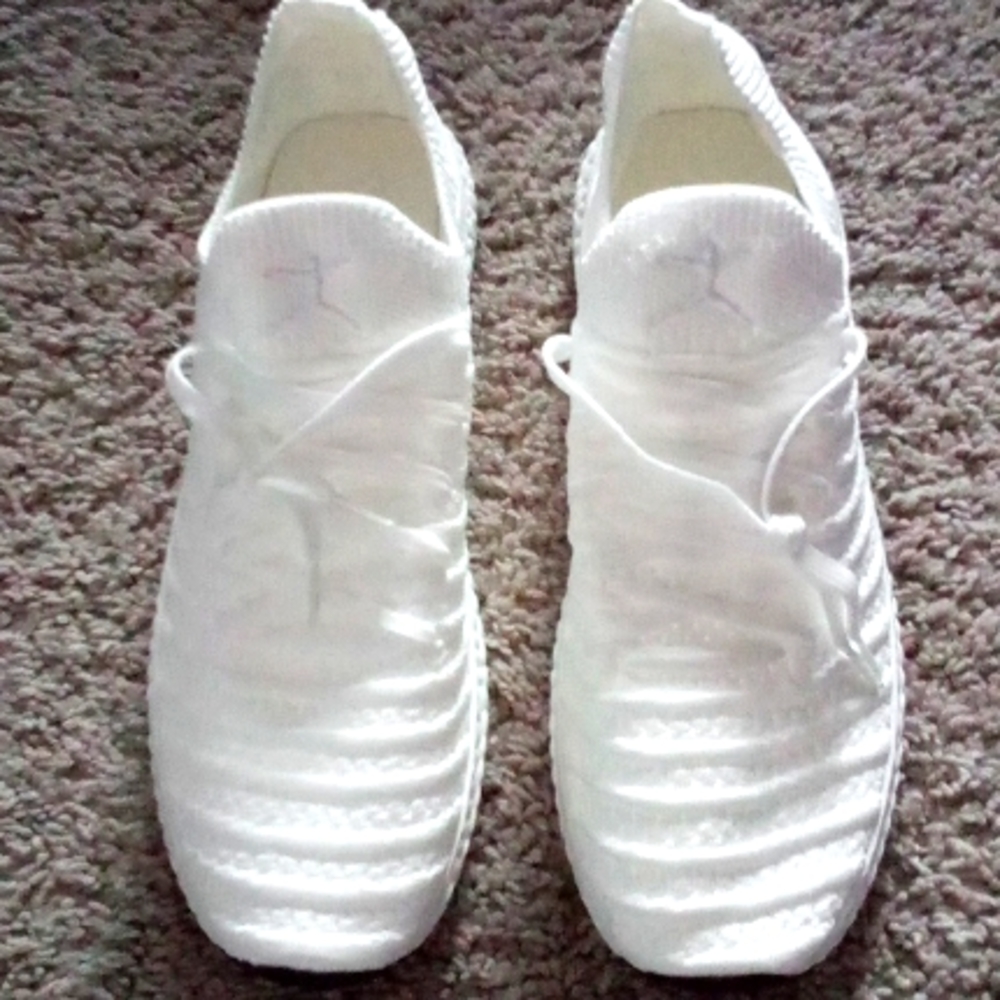 Women's tennis shoes  *Danskin*